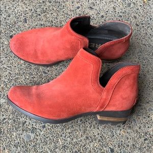 Sorel Lolla cut out bootie